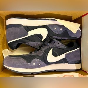 Nike Venture Runner